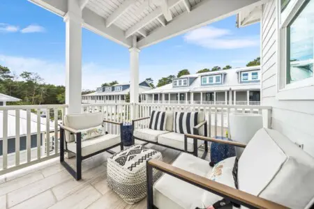 8b2db093 4c2f 4ece af37 117c390d6a6d